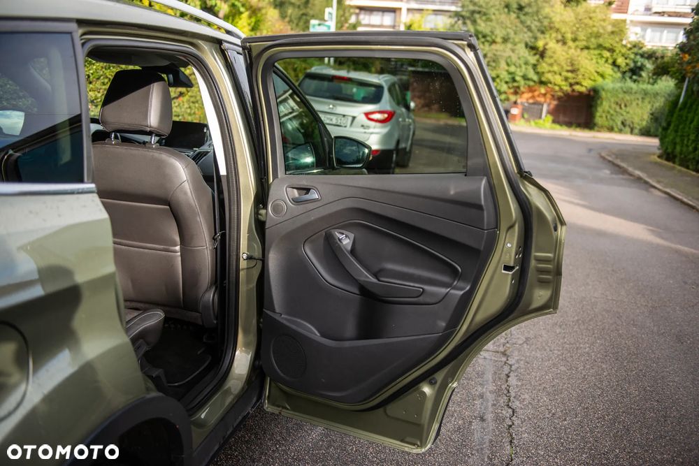 Ford Kuga 2.0 TDCi 4x4 Titanium - 25