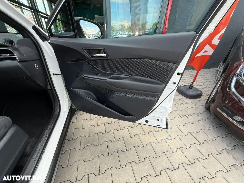 Toyota C-HR Flow - 28