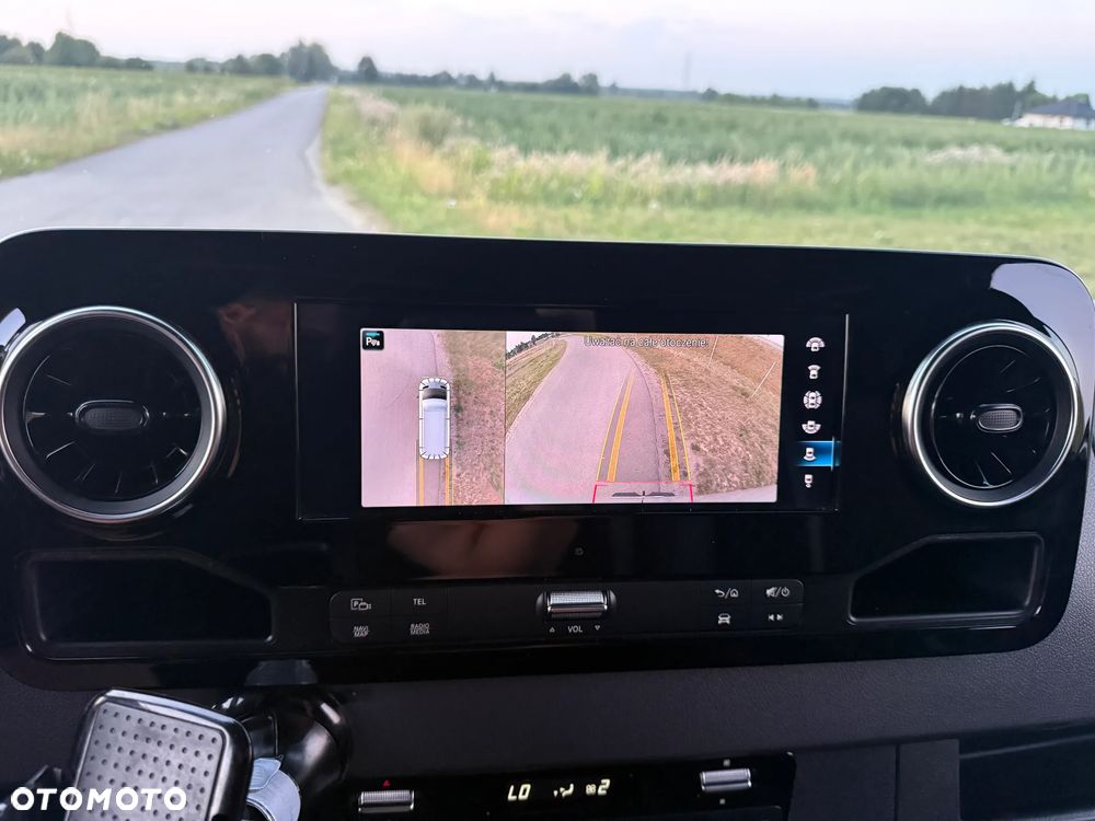 Mercedes-Benz Sprinter - 25