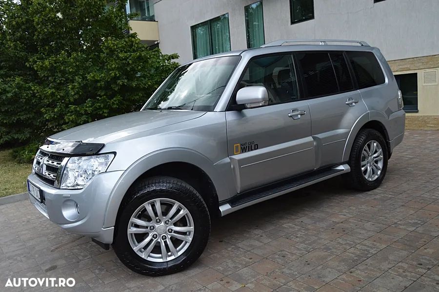 Mitsubishi Pajero - 22