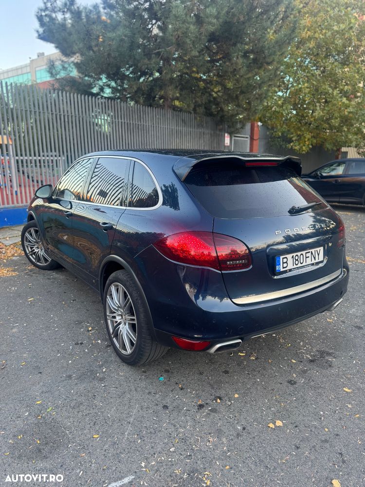 Porsche Cayenne - 4