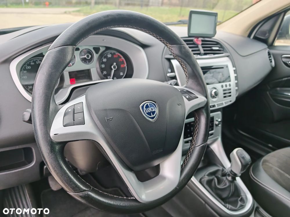 Lancia Delta 1.4 T-Jet 16v Oro - 20