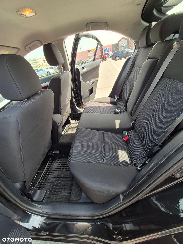 Mitsubishi Lancer - 8