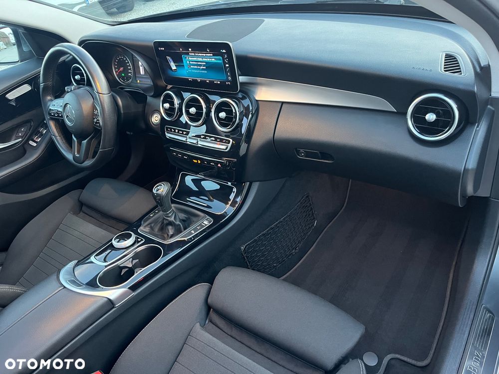 Mercedes-Benz Klasa C 180 d Exclusive - 20