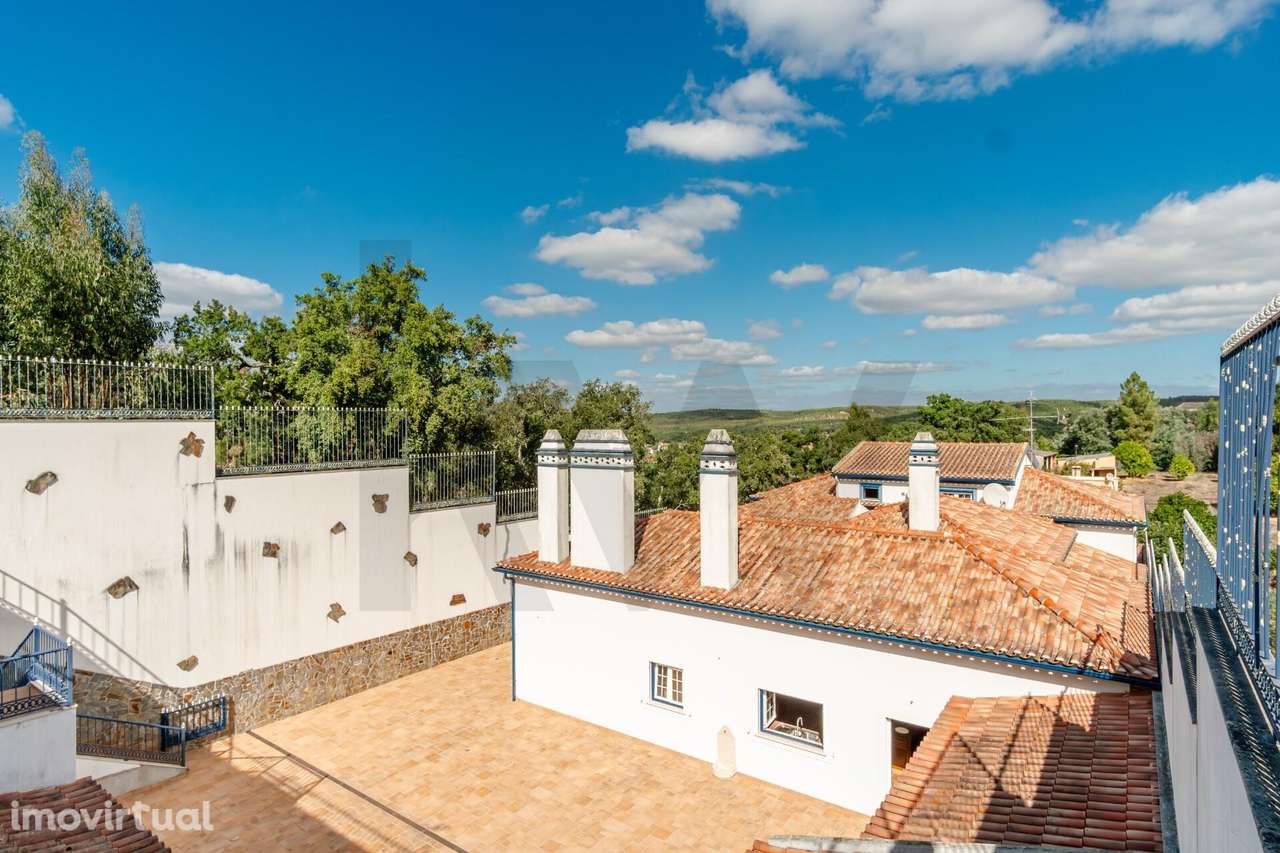 Moradia T5 (3 Suítes) - com 734 m2 de área sobre 6377 m2de terreno - S - Grande imagem: 4/32