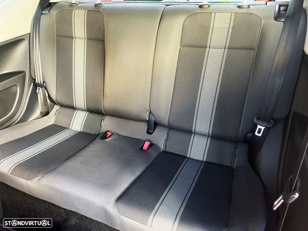 VW Up! 1.0 Groove Auto - 16