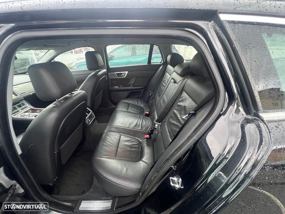 Jaguar XF Sportbrake 2.2 - 10
