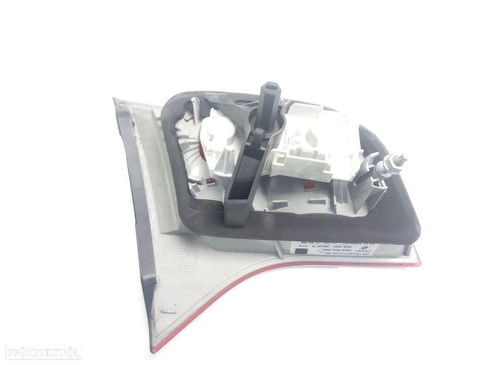 FAROLIM TRASEIRO DIREITO DE PORTA TRASEIRA AUDI A4 AVANT 2003 -8E9945094 - 2