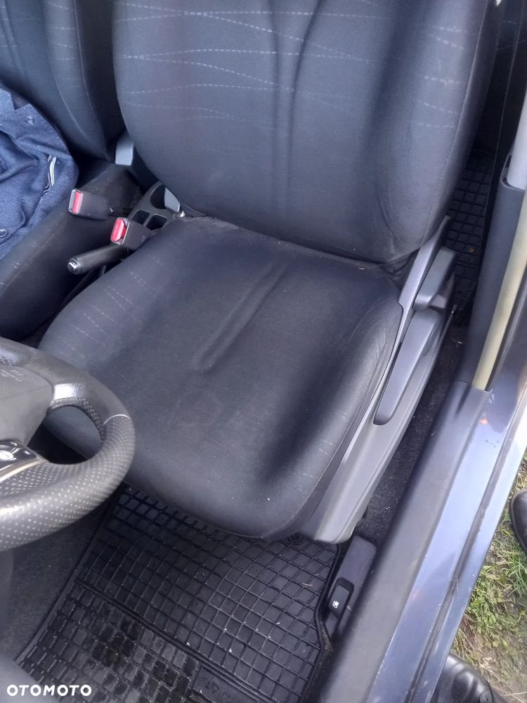Toyota Yaris - 8