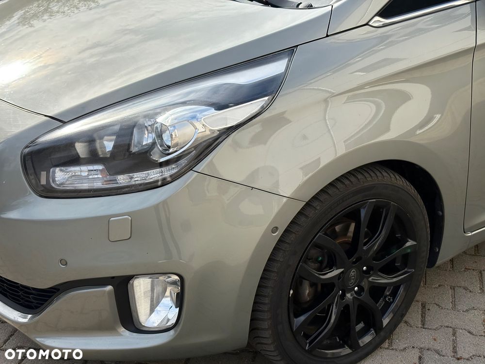 Kia Carens - 3