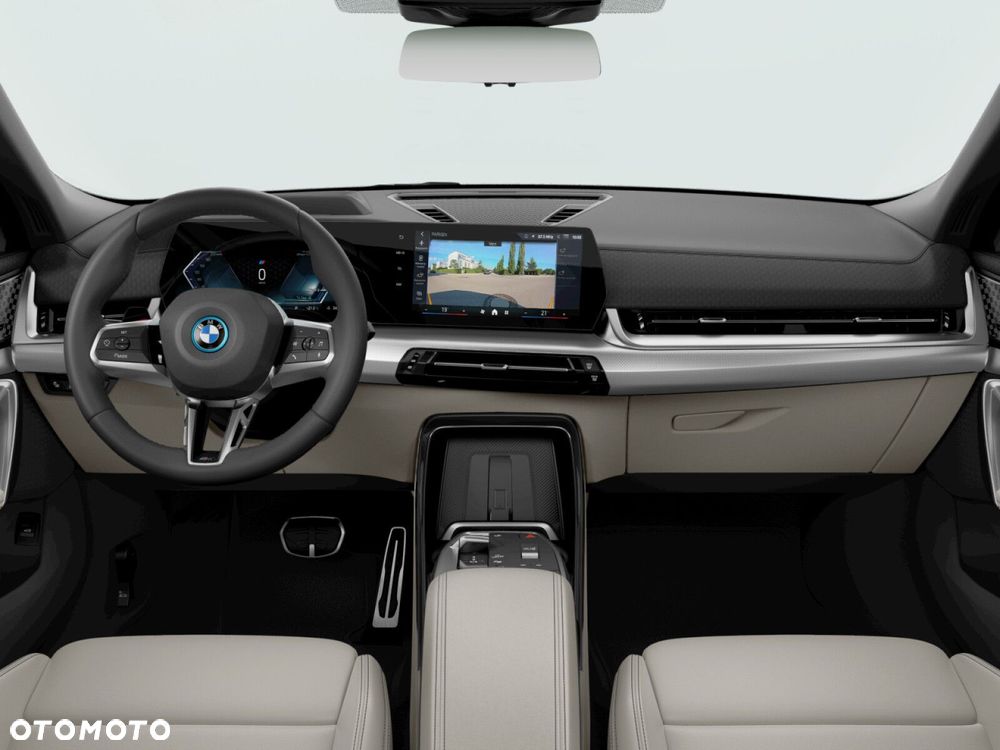 BMW iX2 xDrive30 66.5kWh M Sport - 7