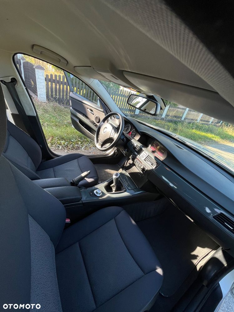 BMW Seria 3 320i - 21