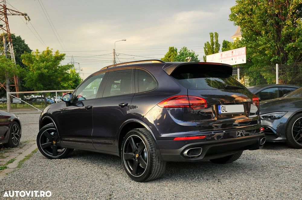 Porsche Cayenne Platinum Edition - 3