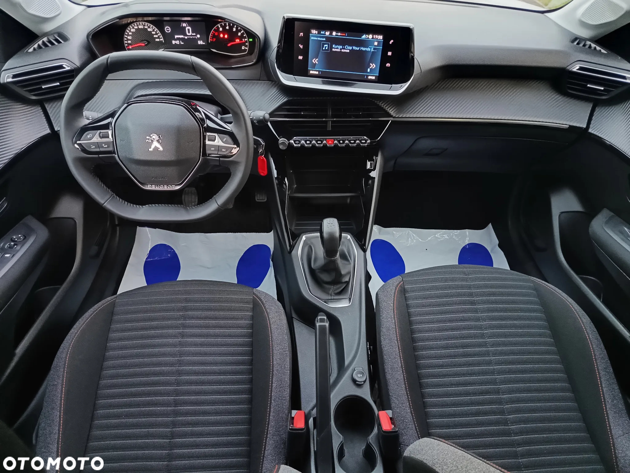 Peugeot 208 - 5