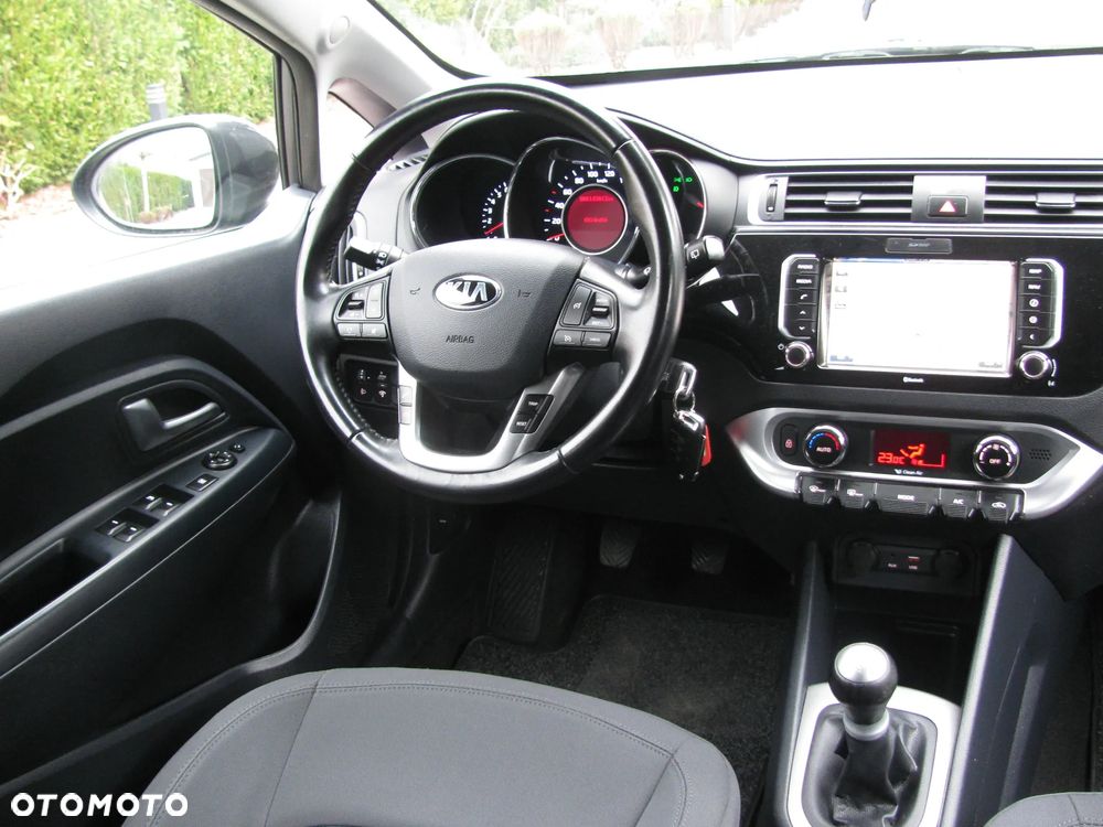 Kia Rio 1.2 Dream Team Edition - 28