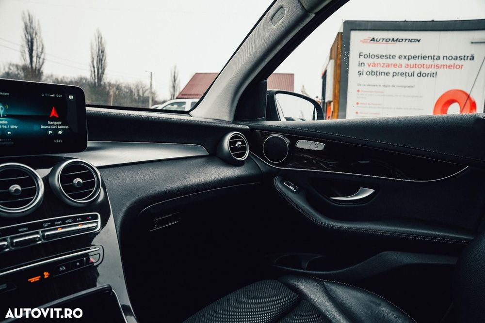 Mercedes-Benz GLC - 12