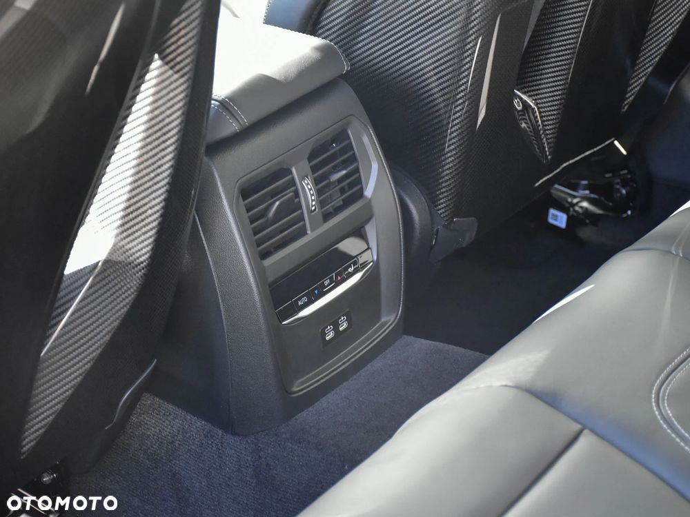 BMW M3 Competition xDrive sport - 31