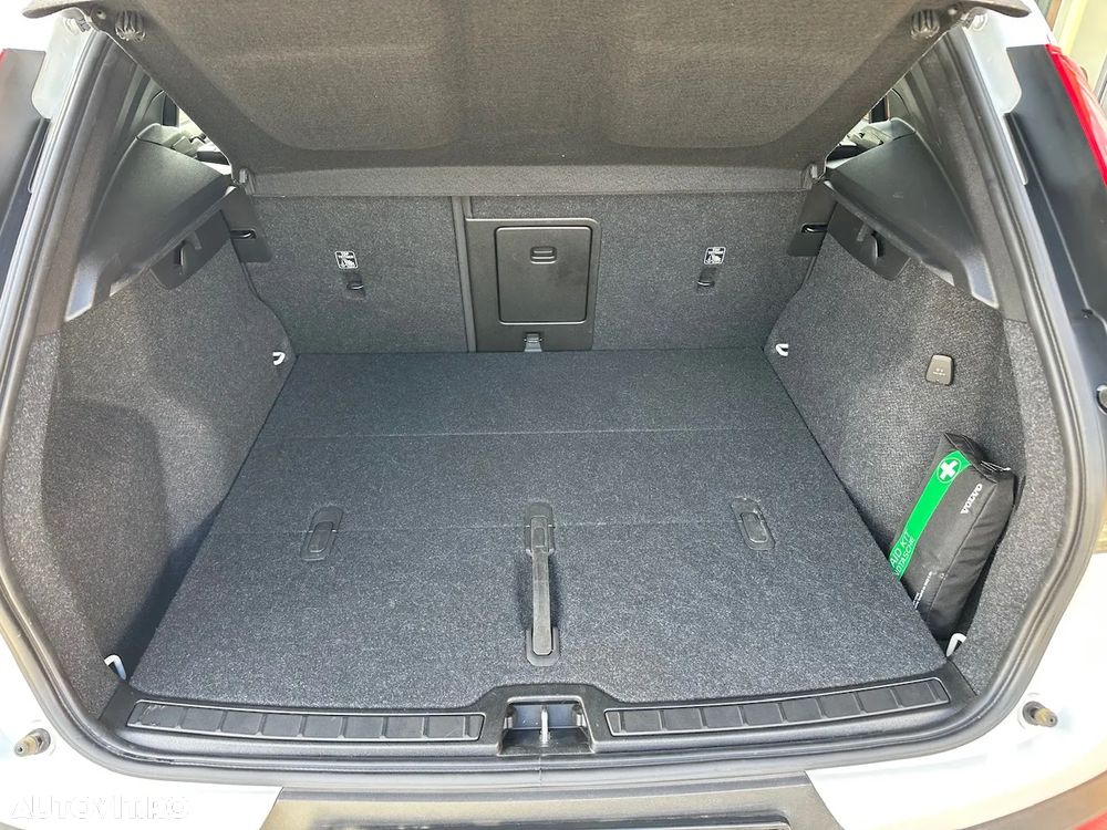 Volvo XC 40 T2 Momentum - 14