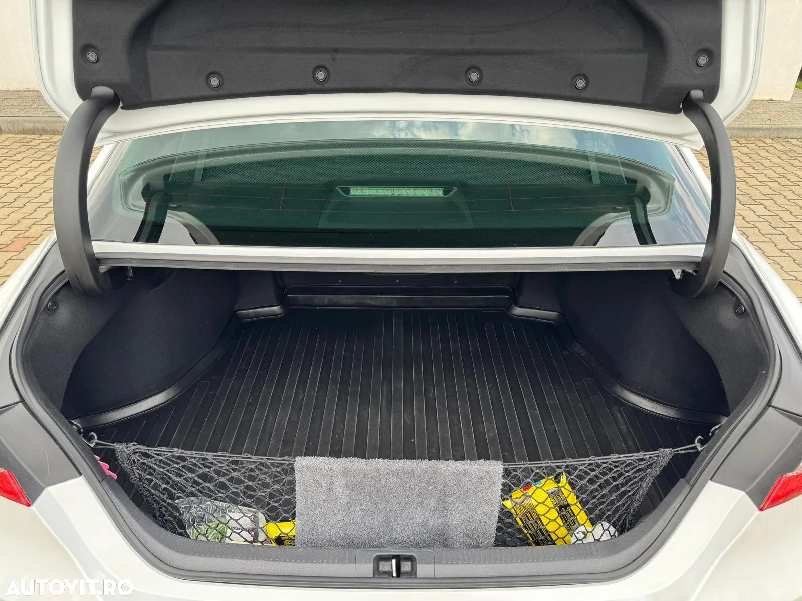 Toyota Camry 2.5 Hybrid Exclusive - 34