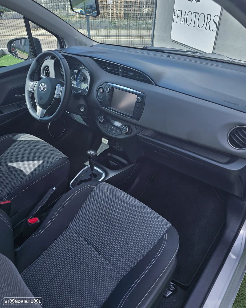 Toyota Yaris 1.5 HSD Sport+P.Luxury+TSS - 4