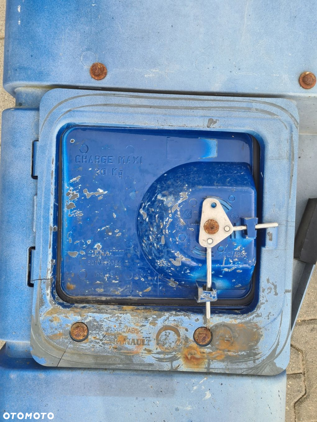 STOPNICA KOMPLETNA LEWA STOPIEŃ RENAULT MAGNUM DXI - 16