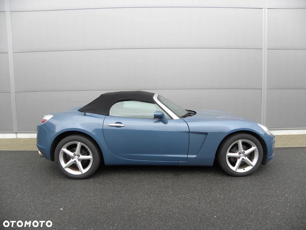 Opel GT 2.0 Turbo - 1