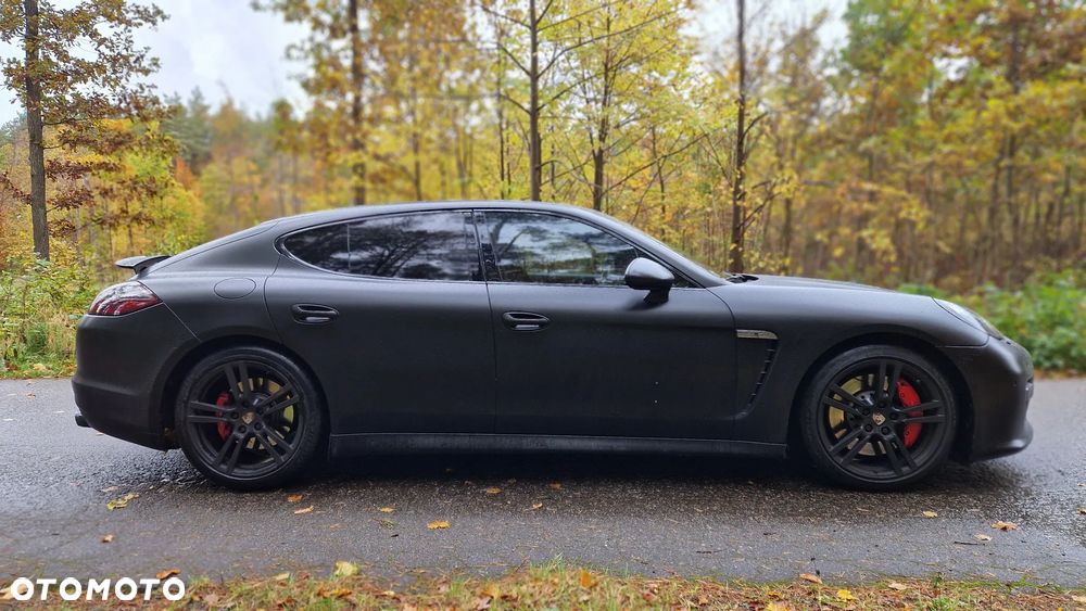 Porsche Panamera GTS - 9