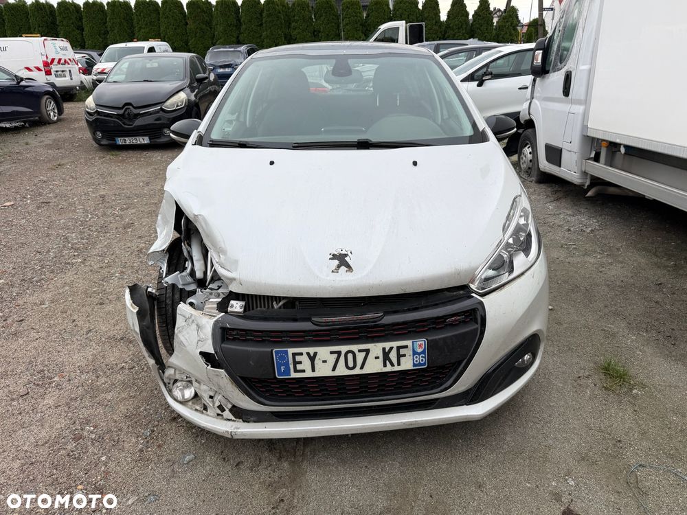 Peugeot 208 1.2 PureTech GPF Signature S&S EAT6 - 2