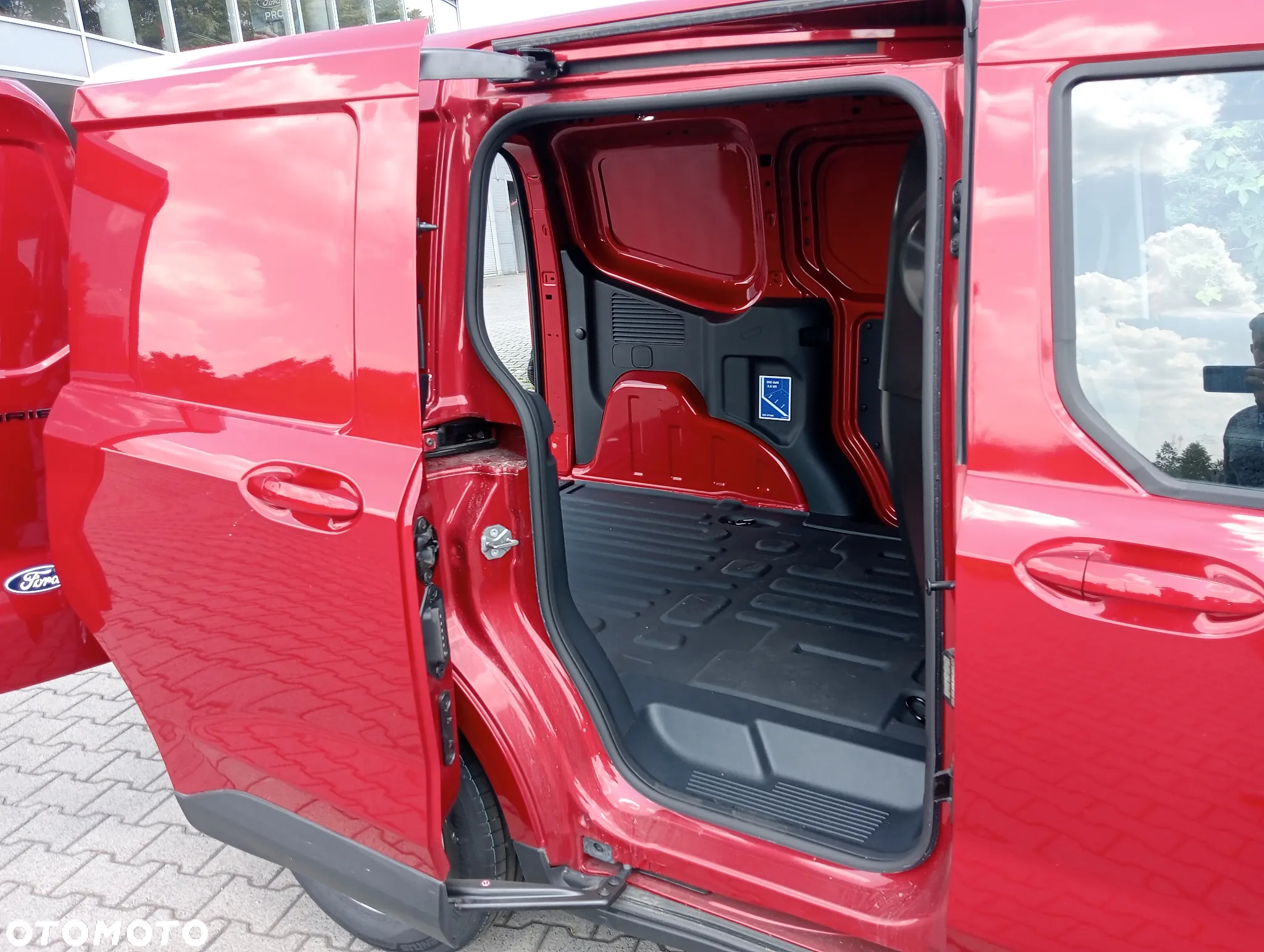 Ford transit courier - 9