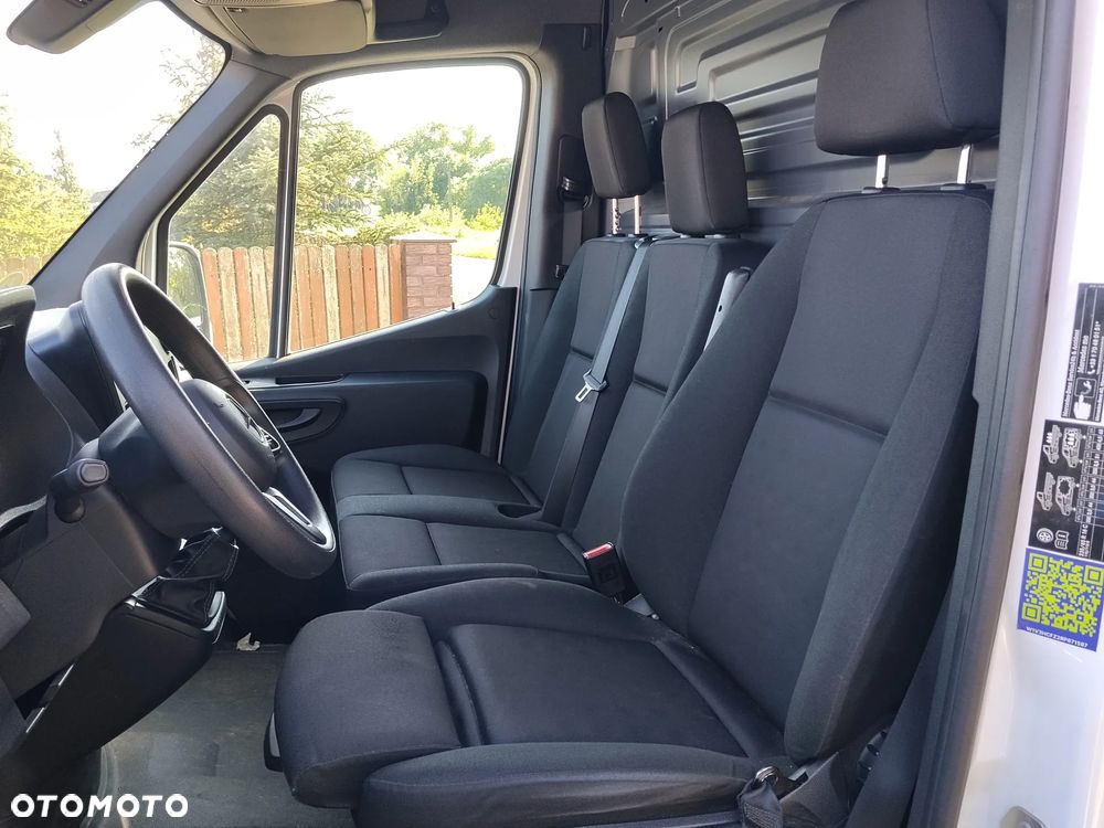 Mercedes-Benz Sprinter - 10