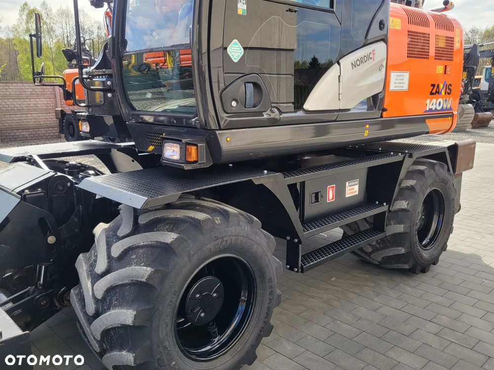 Hitachi ZX 140W / ROTOTILT ze szczypcami / system GPS 3D LEICA / - 9