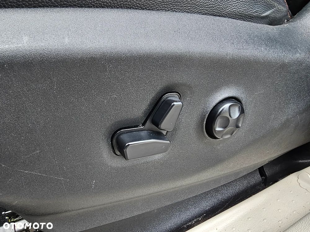 Chrysler Pacifica - 27