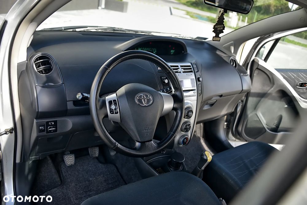 Toyota Yaris 1.4 D-4D - 22
