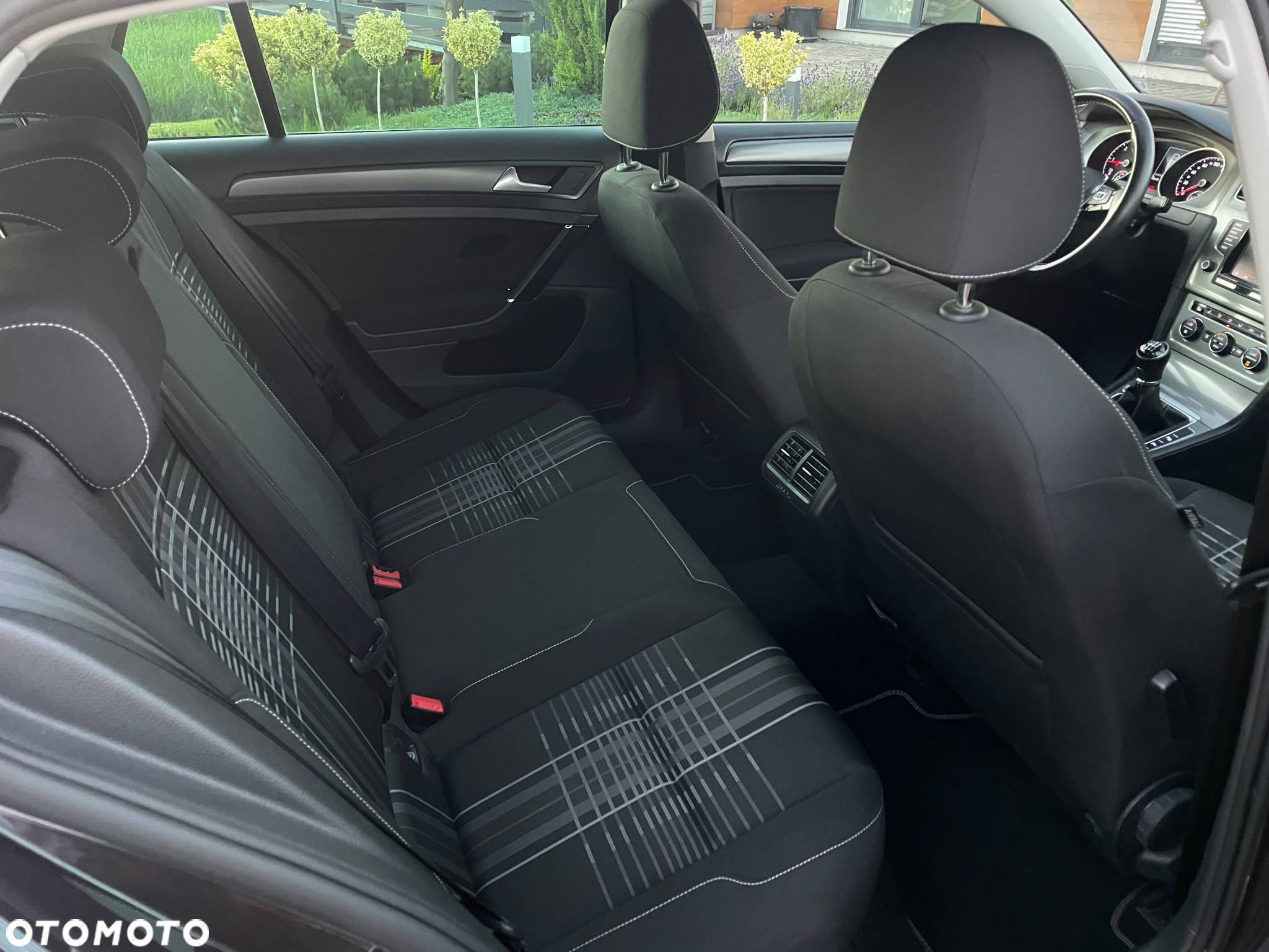Volkswagen Golf 2.0 TDI BlueMotion Technology Lounge - 16