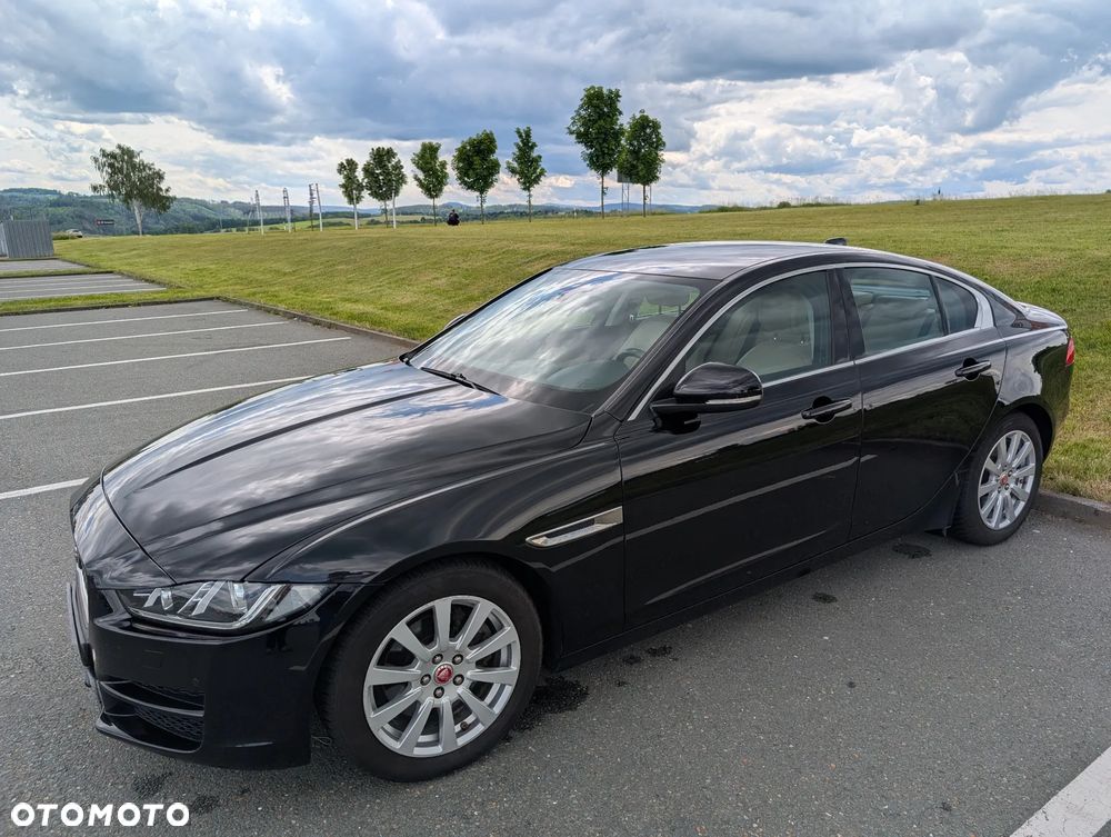 Jaguar XE 20d Prestige - 2