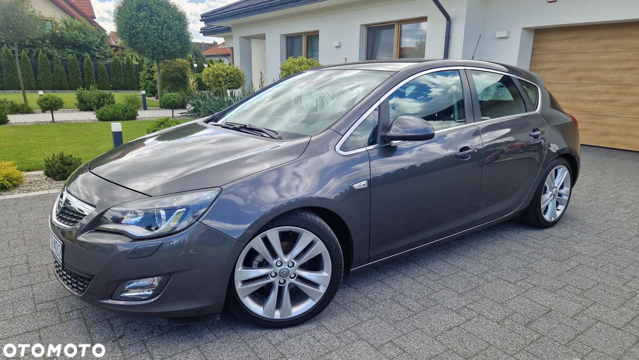 Opel Astra 1.6 Automatik Cosmo - 1