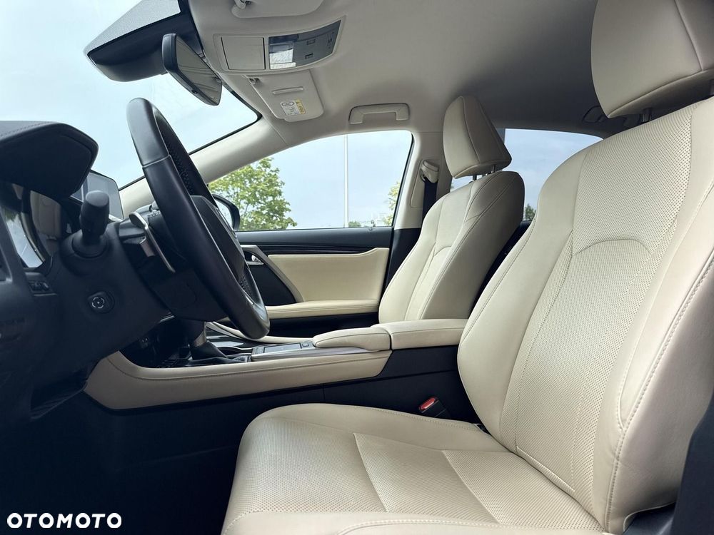 Lexus RX - 12