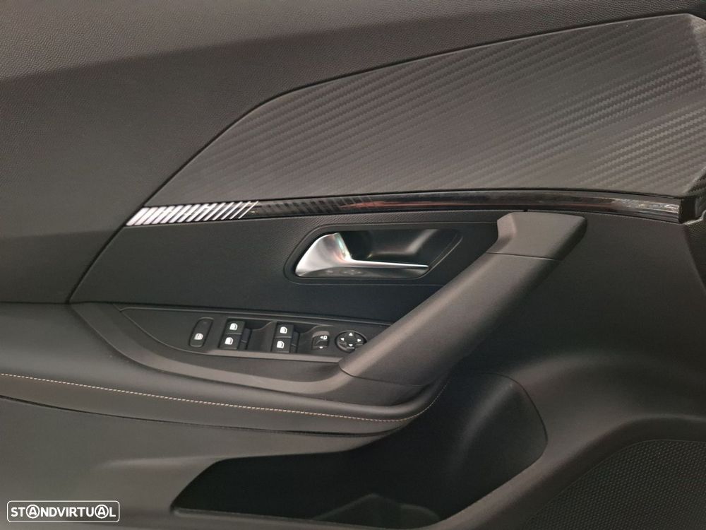 Peugeot 2008 1.2 Hybrid Allure e-DCS6 - 22