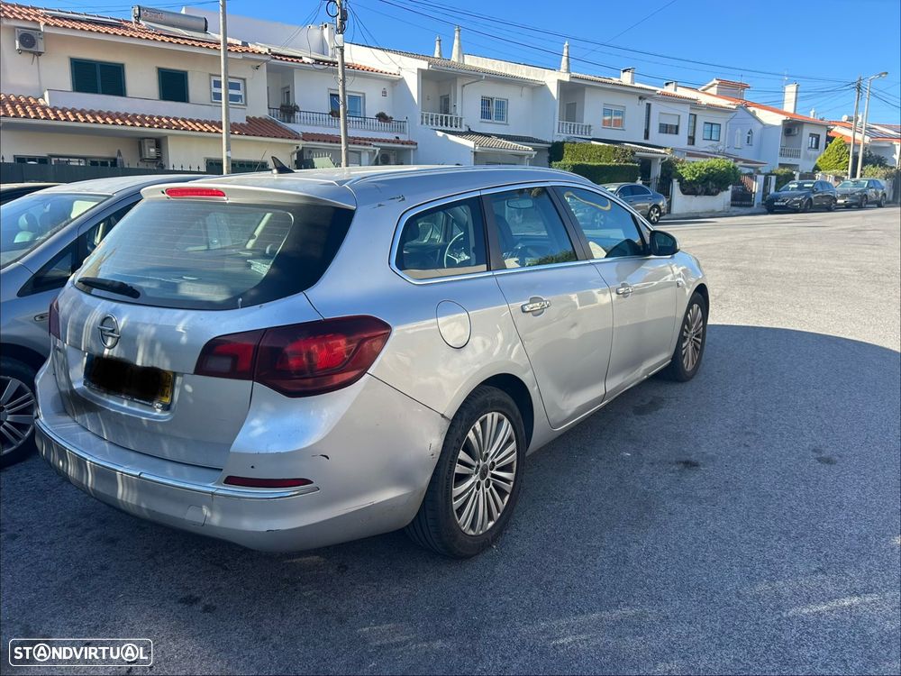 Opel Astra Sports Tourer - 2