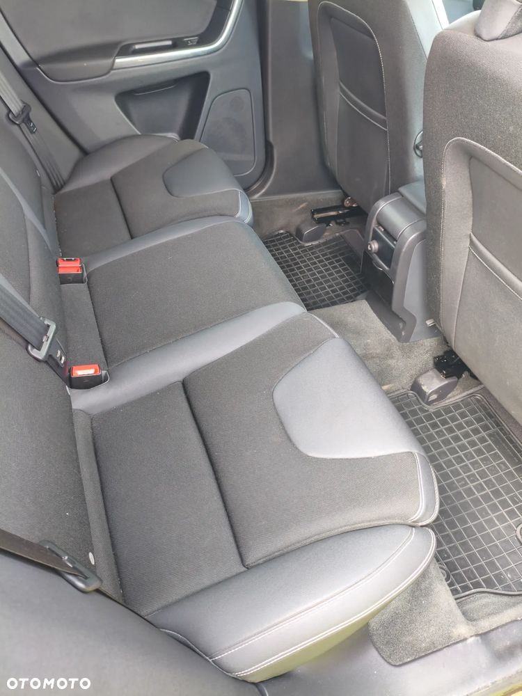 Volvo XC 60 D3 Momentum - 14