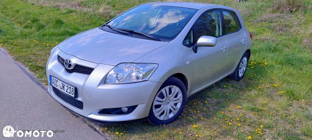 Toyota Auris 1.6 VVT-i Sol - 1