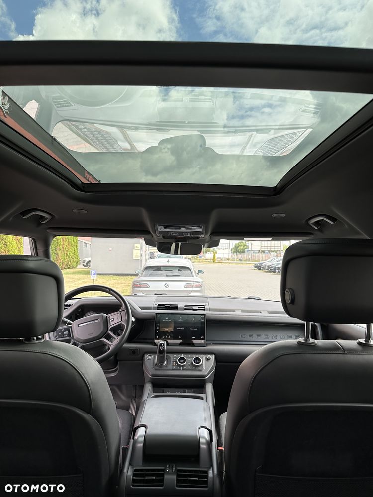 Land Rover Defender 130 P425 X-Dynamic SE - 9