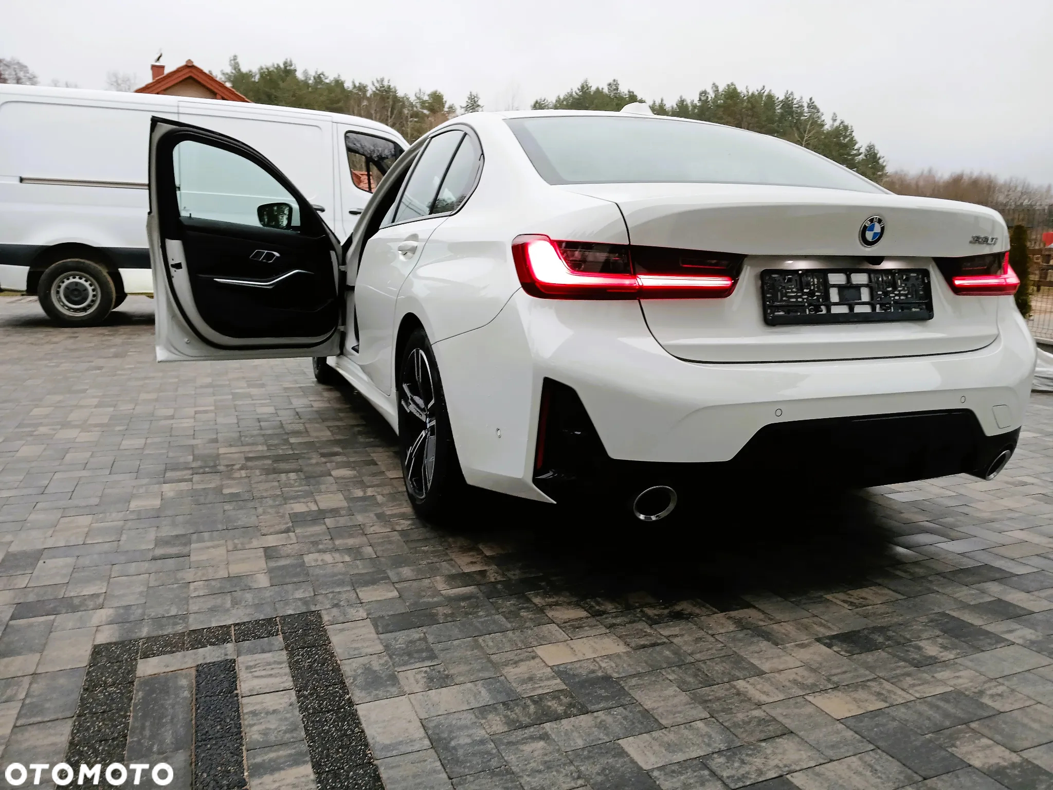 BMW Seria 3 330i M Sport sport - 11
