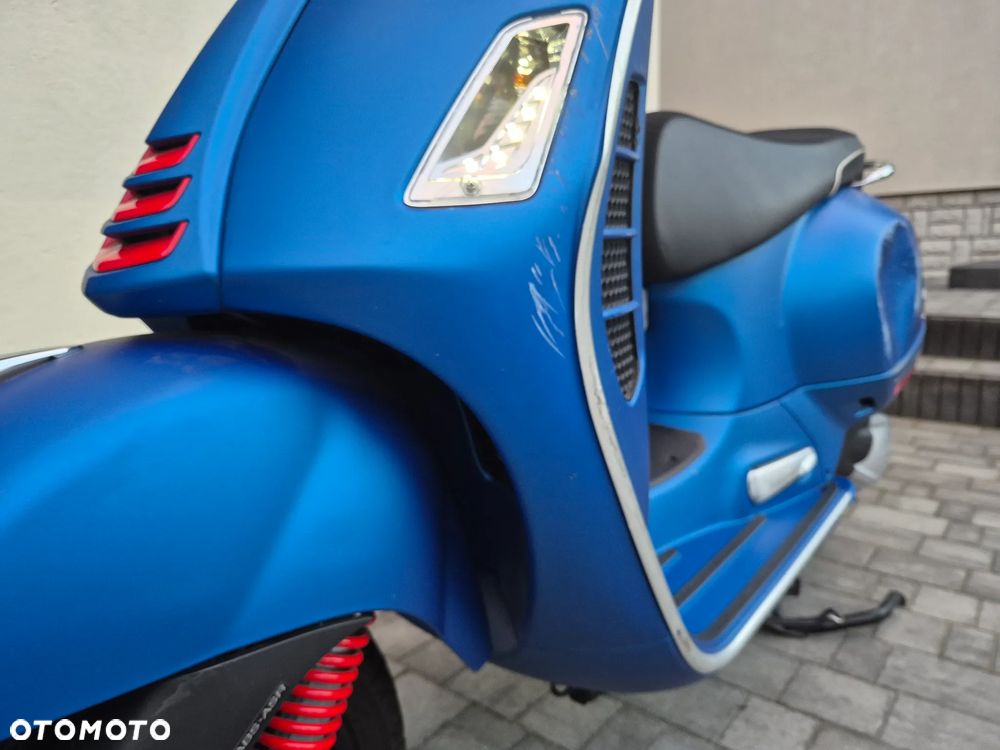 Vespa GTS - 25