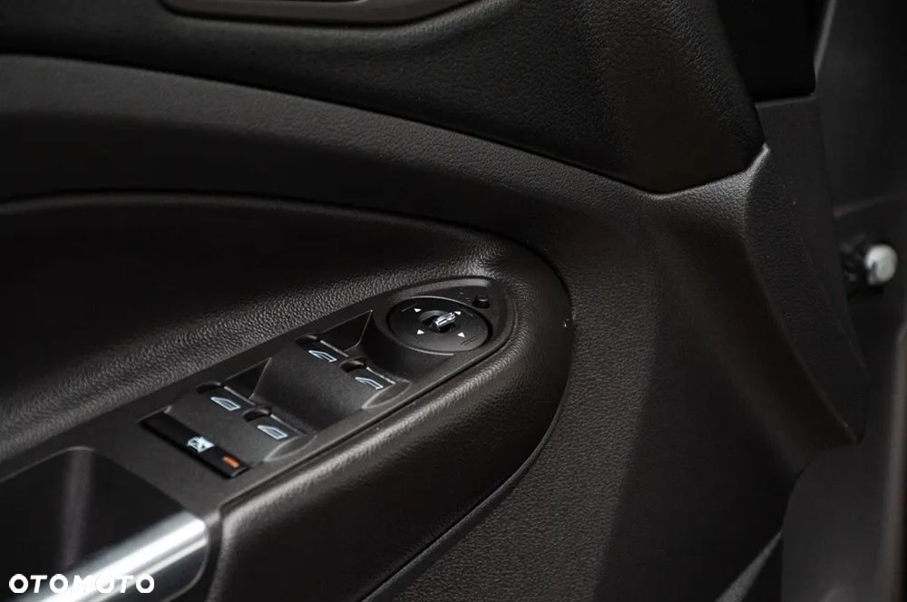 Ford Kuga 2.0 TDCi Individual - 34