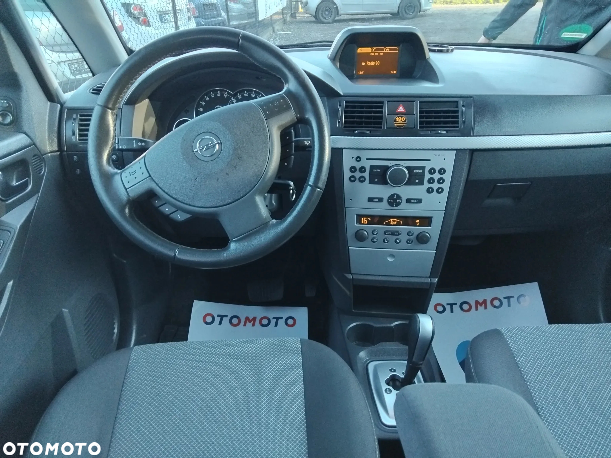 Opel Meriva 1.6 Essentia MTA - 33
