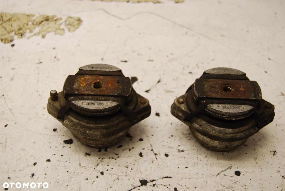 PODUSZKA SKRZYNI BIEGÓW 3618280 VW PASSAT B5 2.8 AUDI A6 C5 - 1