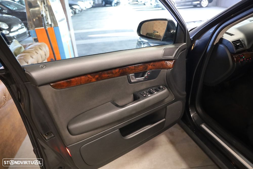 Audi A4 Avant 2.0 TDi S-line - 26