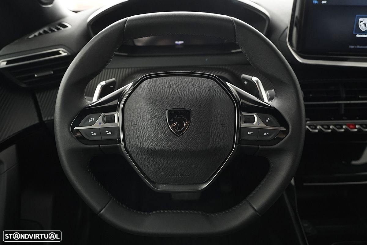 Peugeot 2008 1.2 PureTech Allure EAT8 - 15