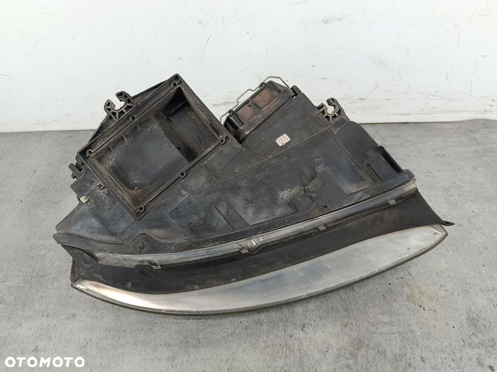 LAMPA PRZÓD LEWA AUDI A4 B6 8E0941003F VALEO - 2